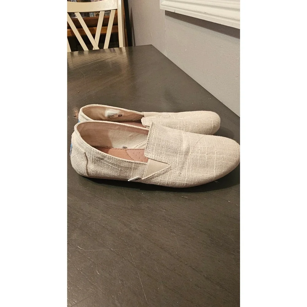 Cream color Toms sparkly/shimmery flats‎ size women's 10